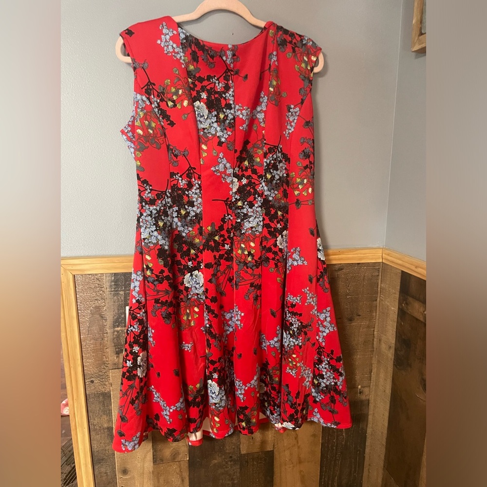 Gabby Skye Red Floral Dress